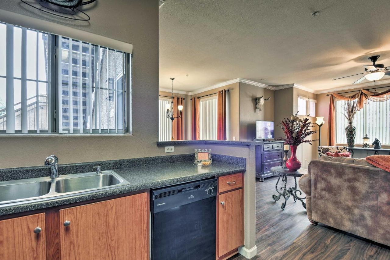 Gated Gilbert Condo Patio And Resort Amenities Mesa Esterno foto